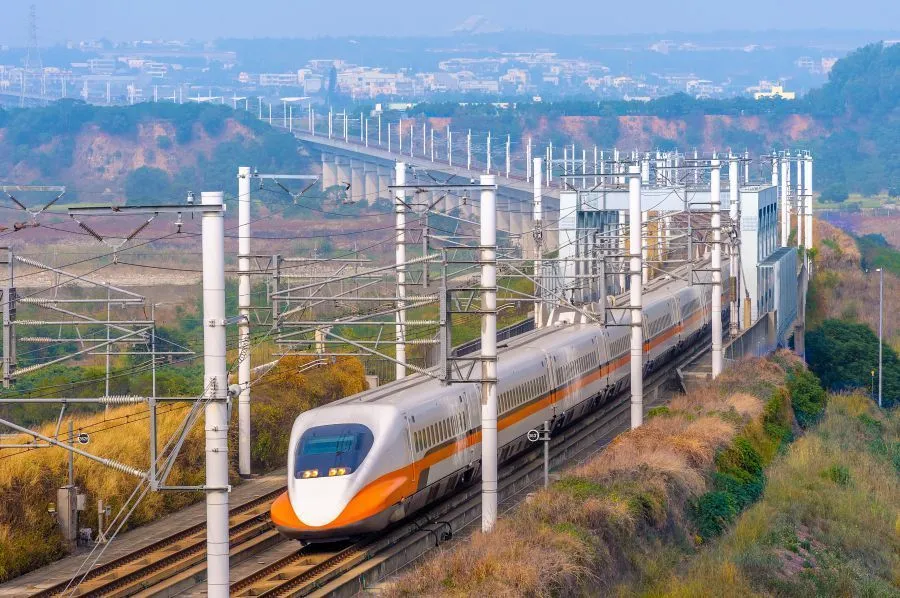 tàu cao tốc HSR từ Đài Bắc