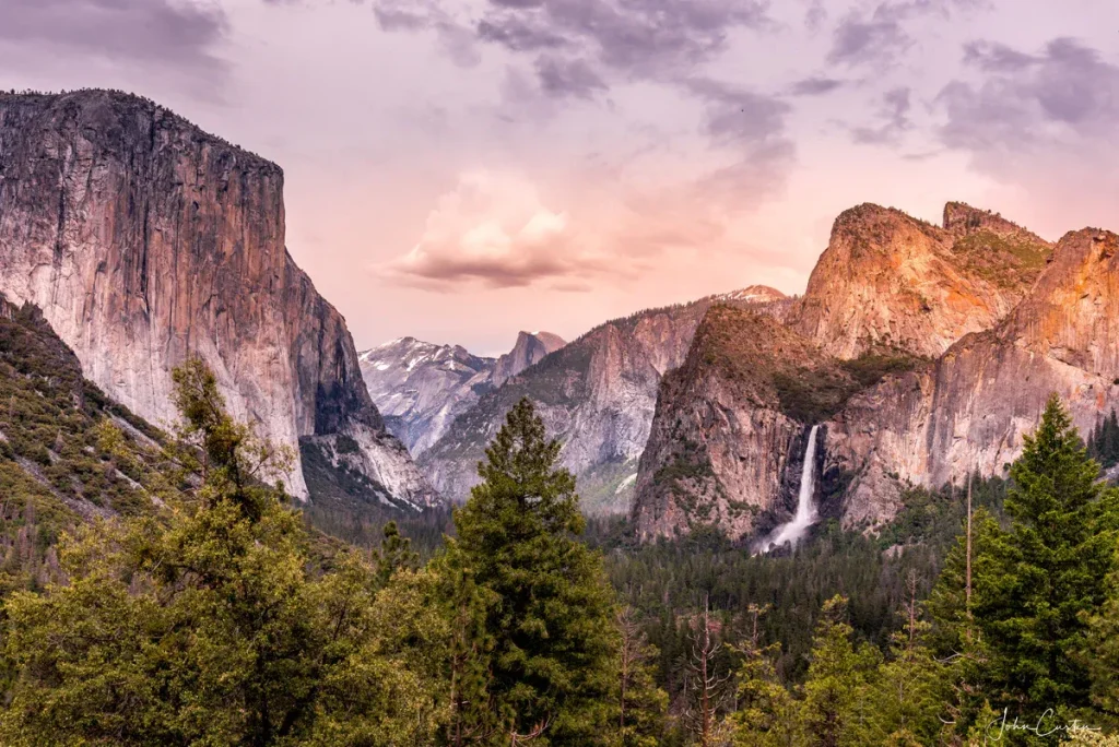 Ghé thăm Tunnel View - Điểm ngắm cảnh đẹp nhất ở Công viên quốc gia Yosemite