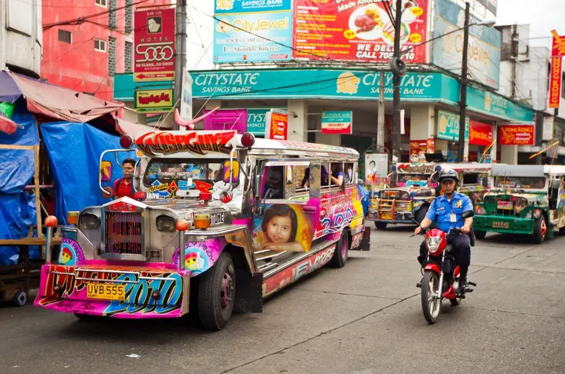 Những chiếc xe jeepney ở trung tâm thành phố Manila